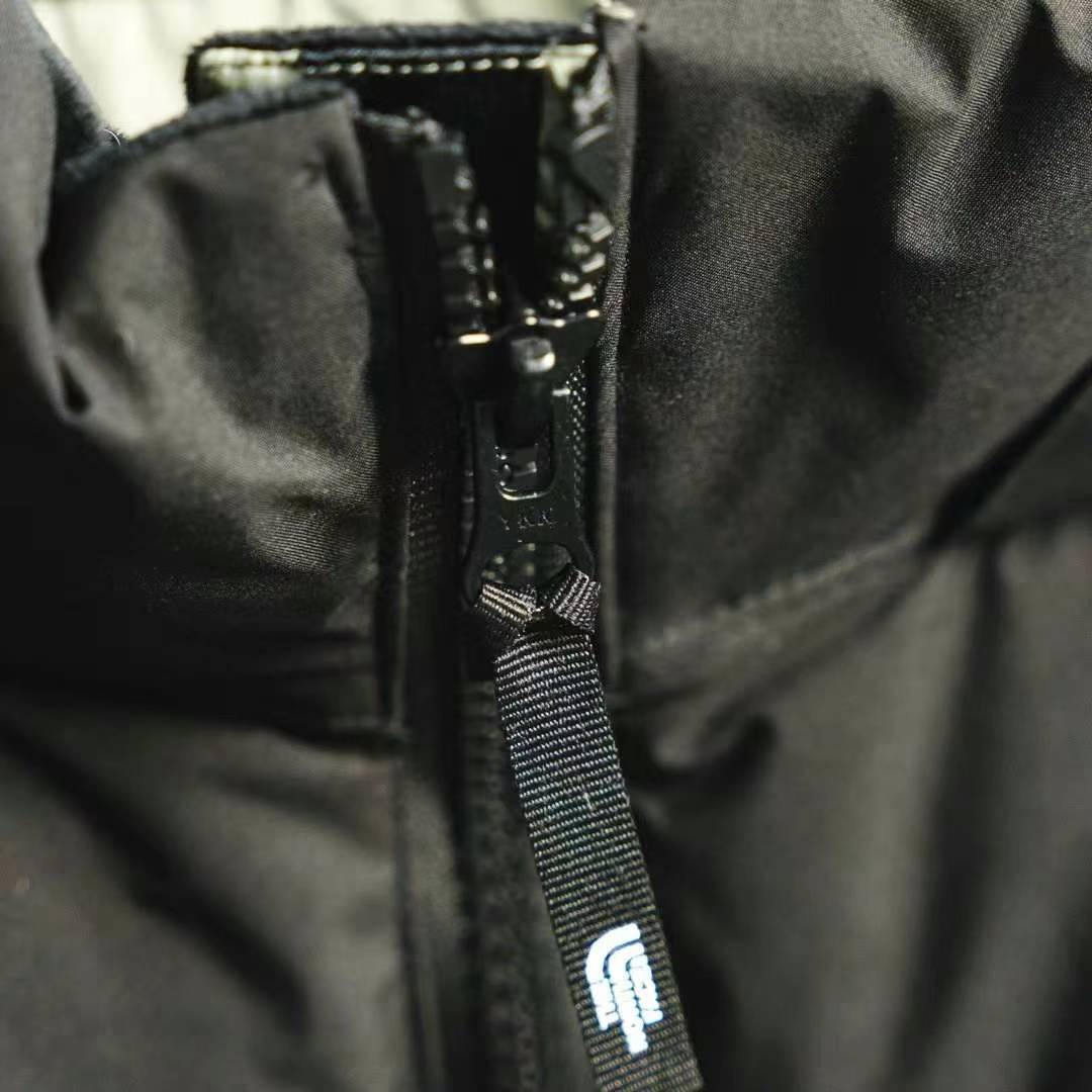 The North Face Splicing White And Green Down Jacket 