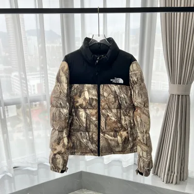 The North Face 1996 Splicing White And Maple Leaf 01