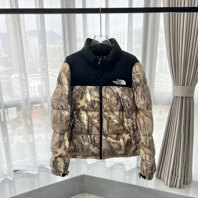 The North Face 1996 Splicing White And Maple Leaf 01