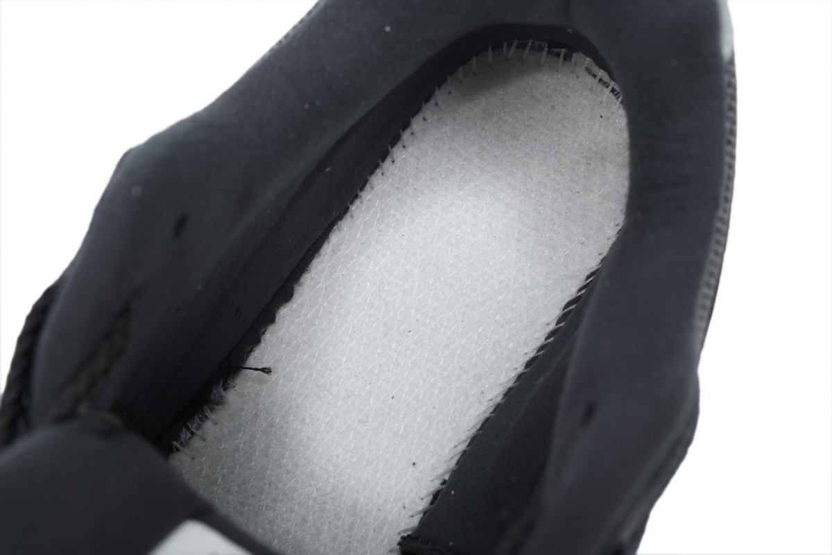 New Balance 2002R Black Grey M2002RBV