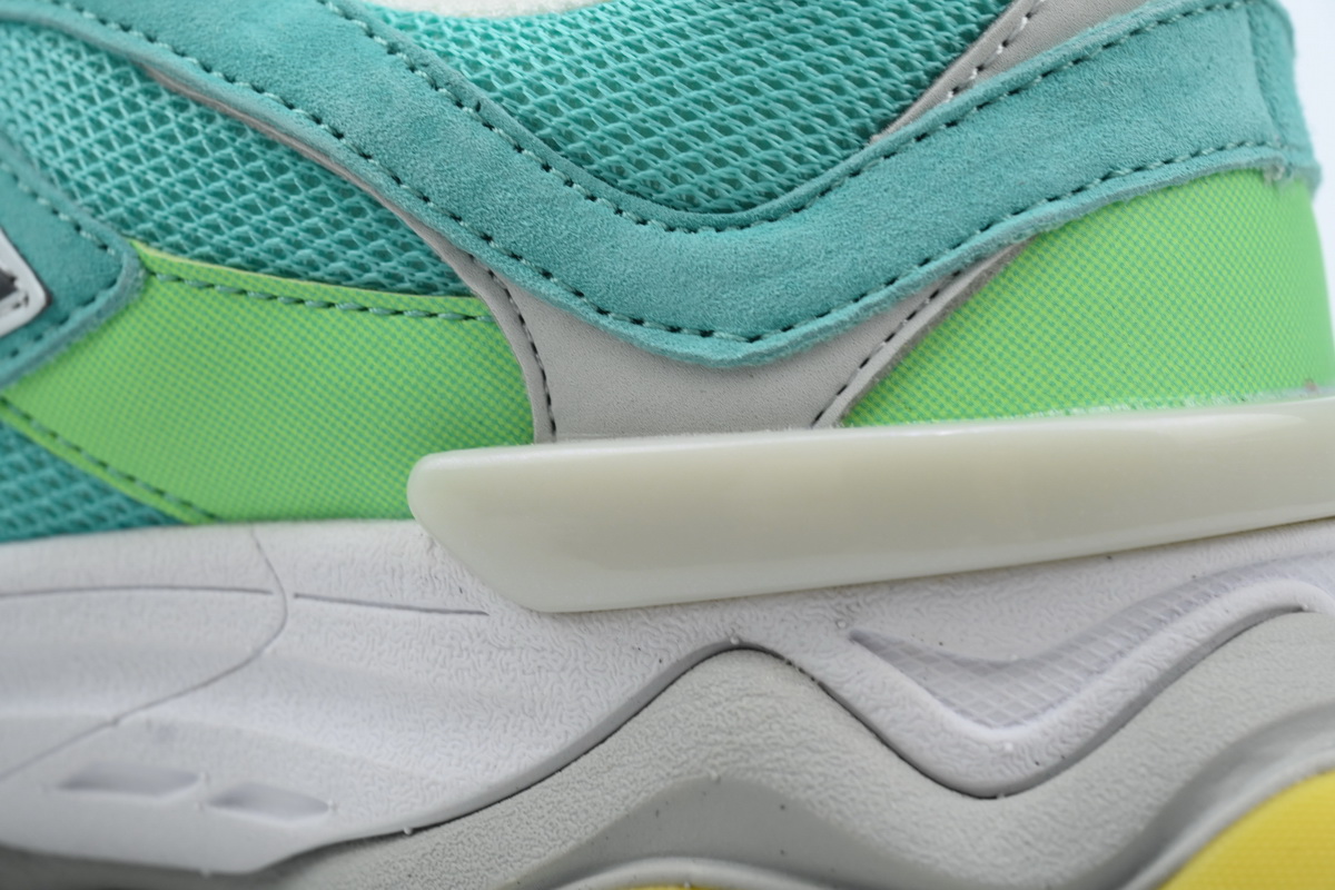 New Balance 9060 Cyan Burst DTLR Exclusive U9060DBT