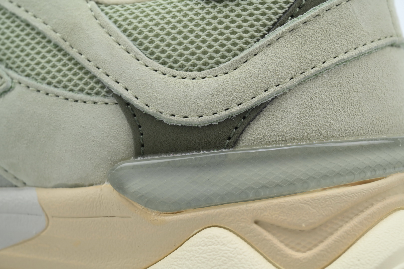 New Balance 9060 Olivine U9060EEC