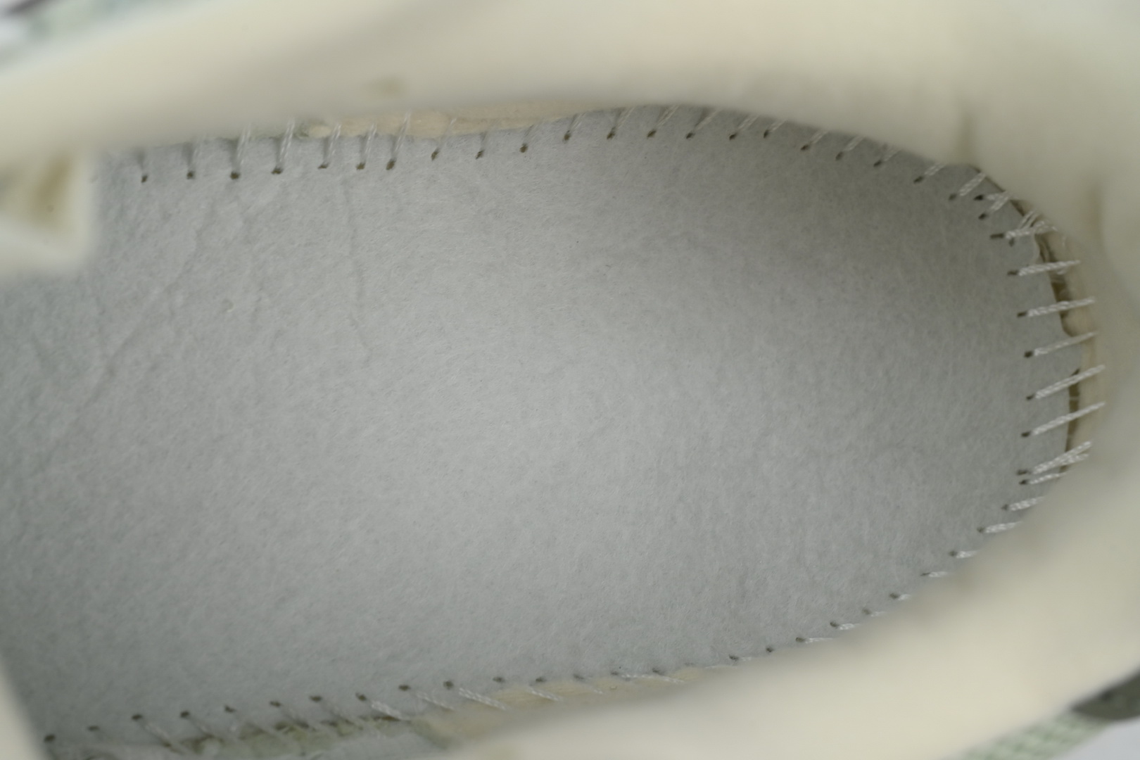 New Balance 9060 Olivine U9060EEC