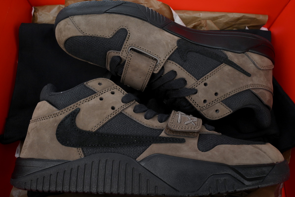 Travis Scott × Nike Jordan Jumpman Jack TR Dark Mocha FZ8117-204