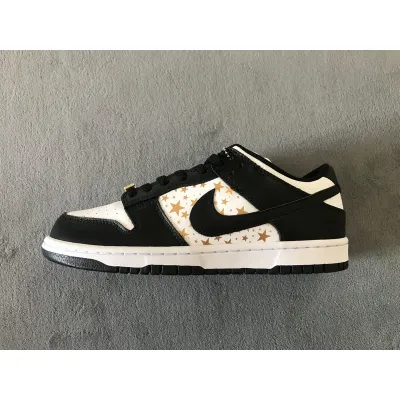 Nike SB Dunk Low Supreme x Nike Black Stars DH3228-102 01