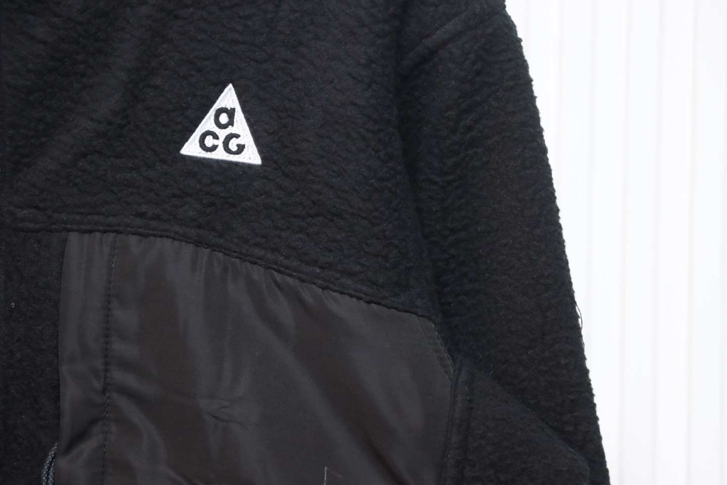 ACG Embroidered Logo Zipper Pocket Polar Fleece Jacket Black