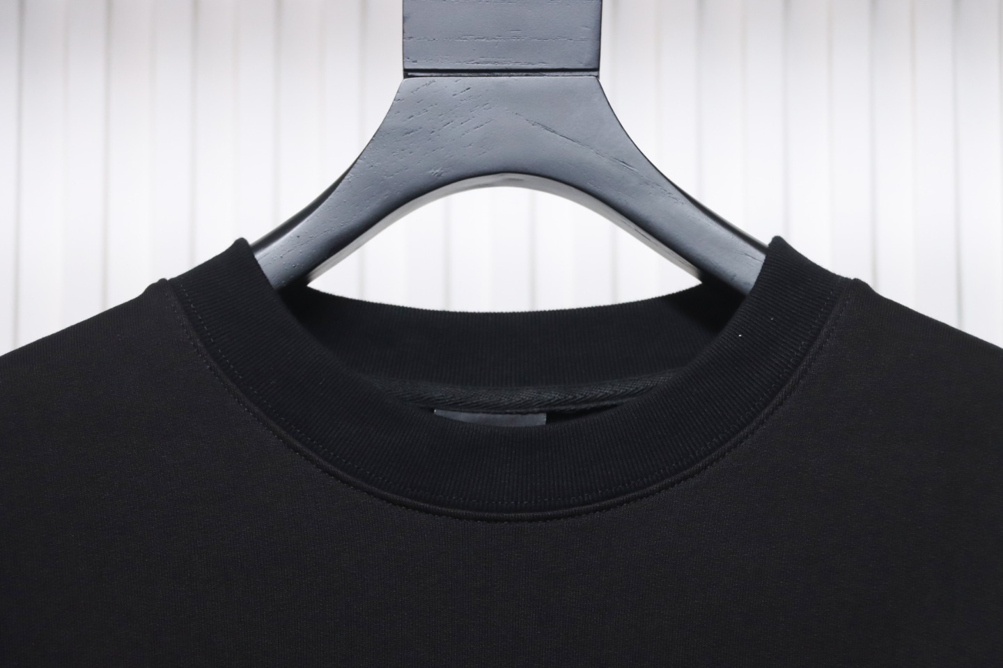 Ba*len*cia*ga 24fw lb reflective lettering logo round neck sweatshirt black