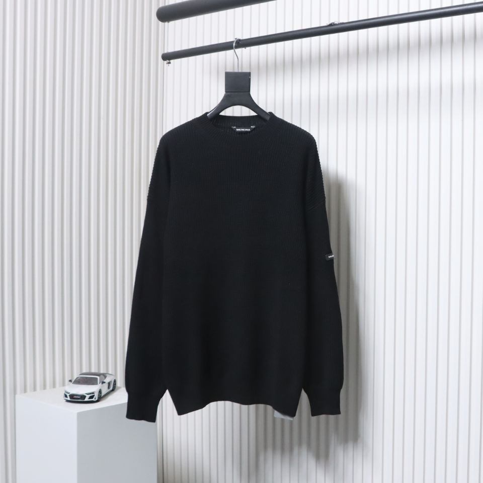 Ba*len*cia*ga 24fw paris logo round neck sweater