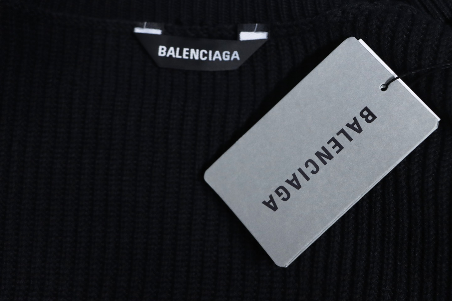 Ba*len*cia*ga 24fw paris logo round neck sweater