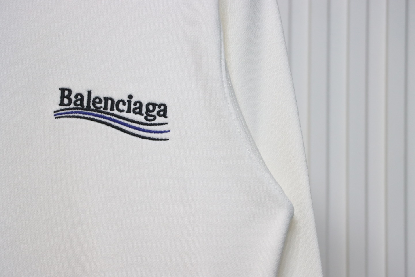 Ba*len*cia*ga blcg coke embroidery crewneck sweatshirt white