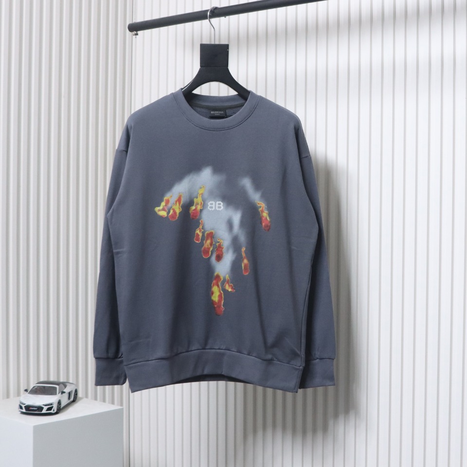 Ba*len*cia*ga flame pattern crew neck sweatshirt grey