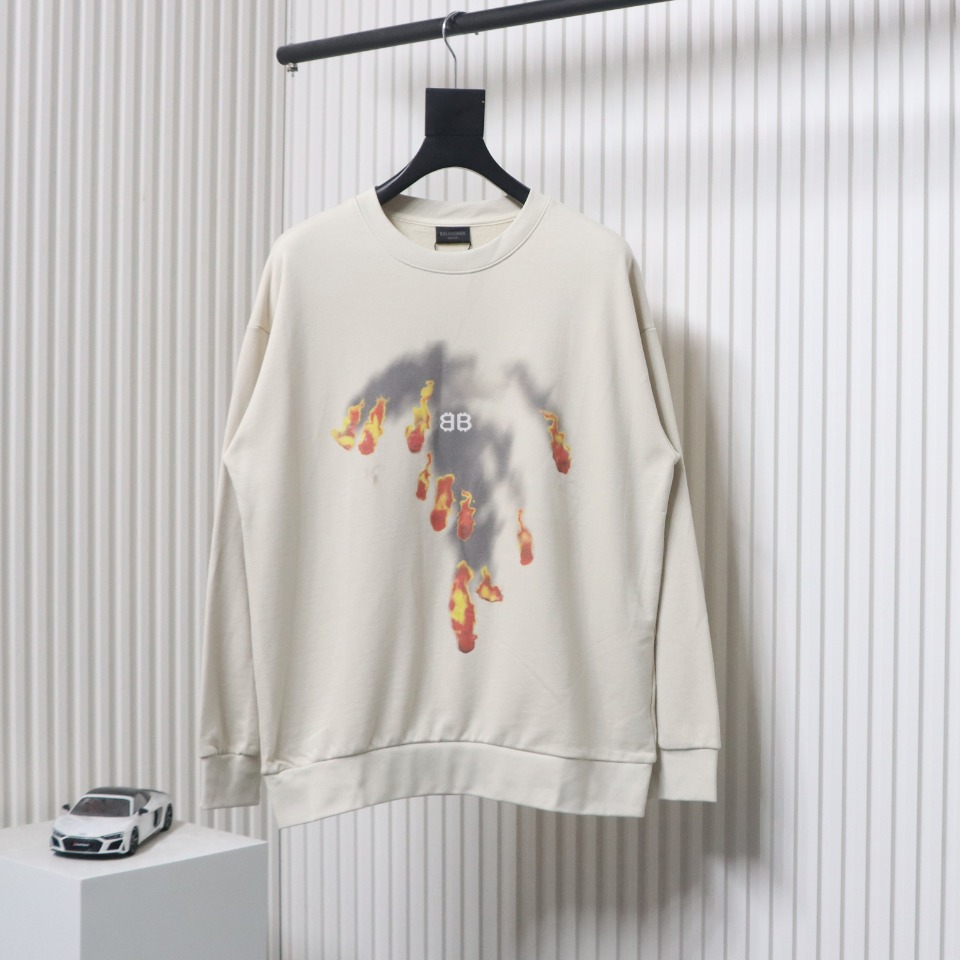 Ba*len*cia*ga flame pattern crew neck sweatshirt off-white