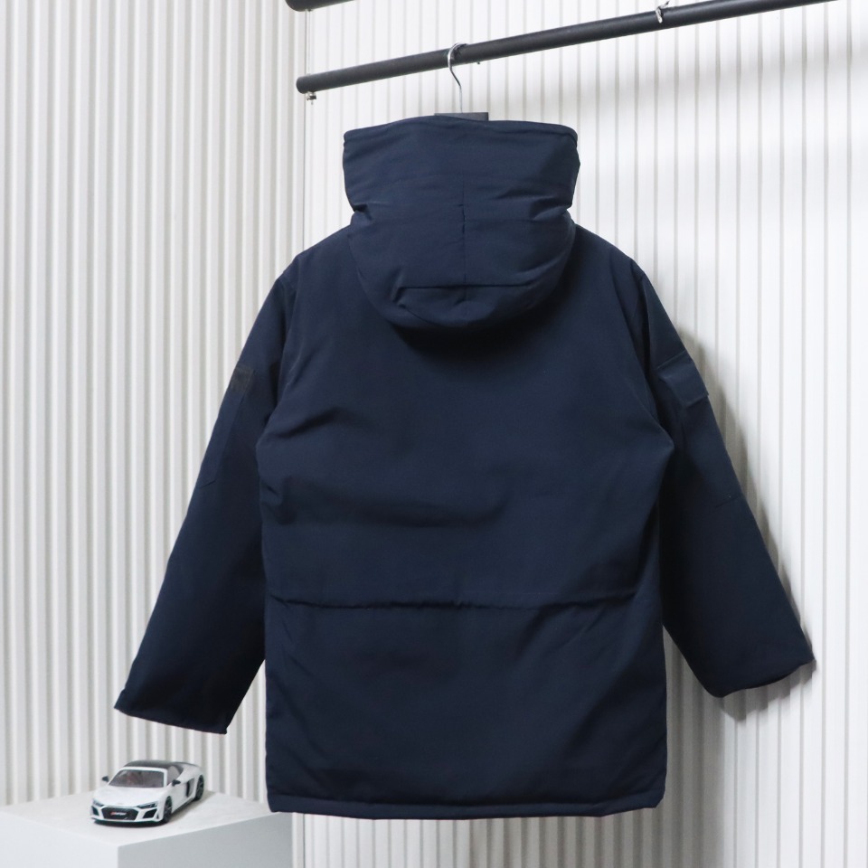 Can*a Go*e expedition down jacket 08 dark blue