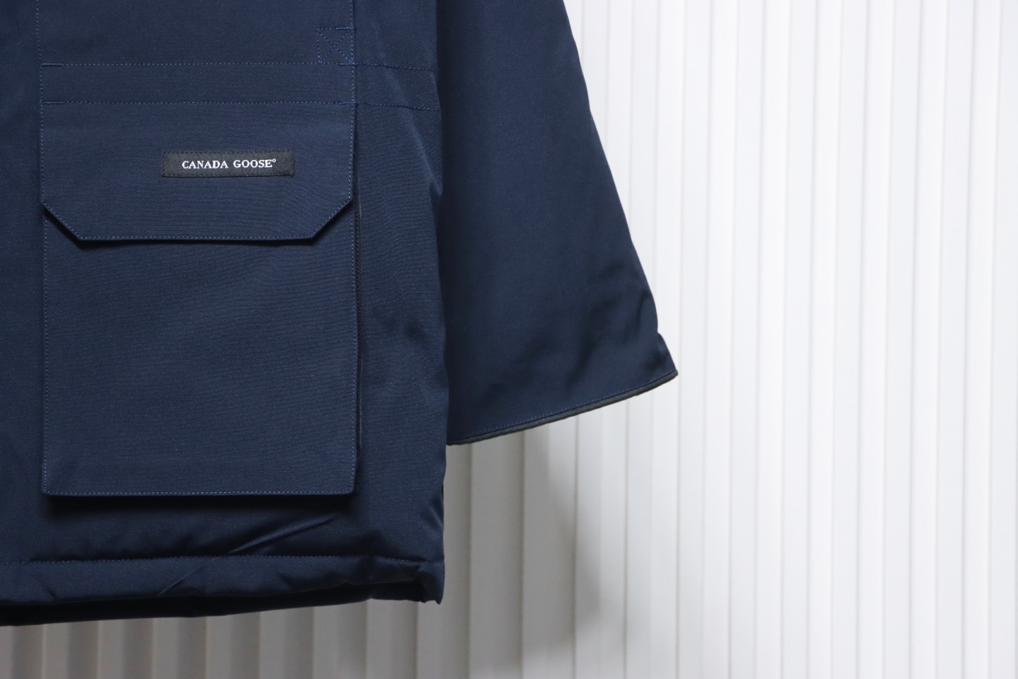 Can*a Go*e expedition down jacket 08 dark blue