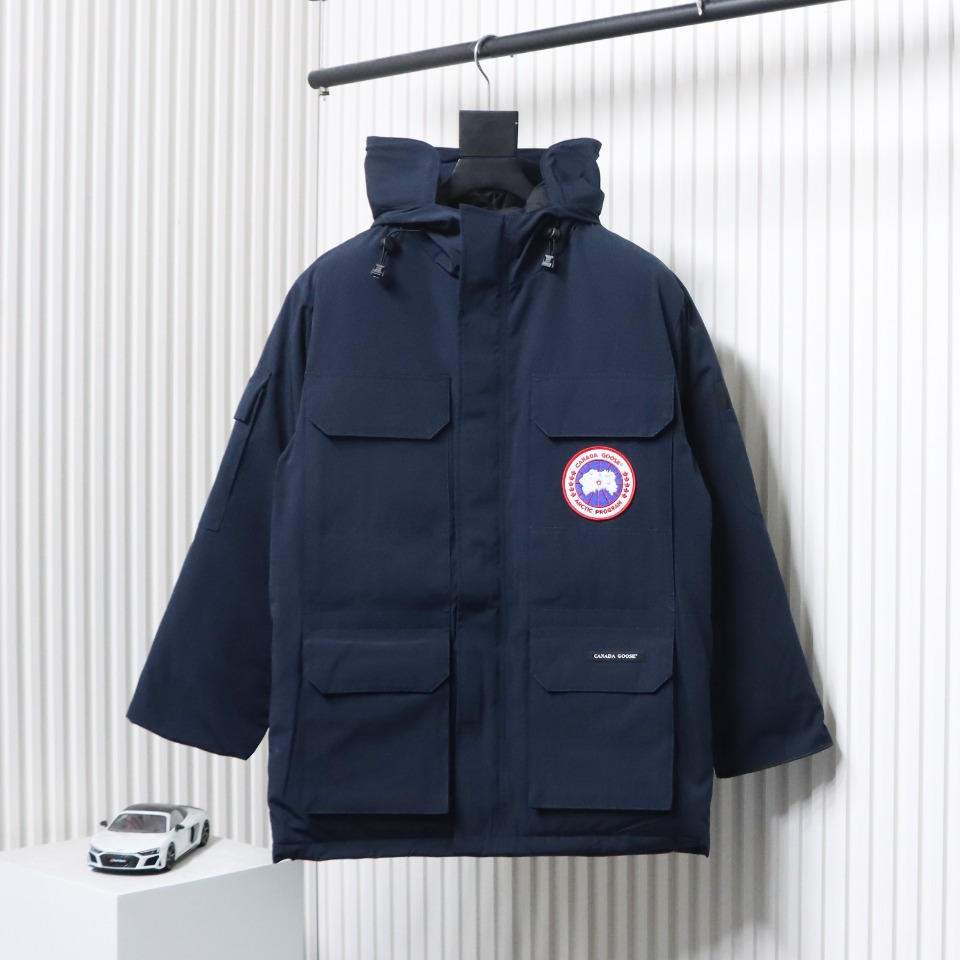 Can*a Go*e expedition down jacket 08 dark blue