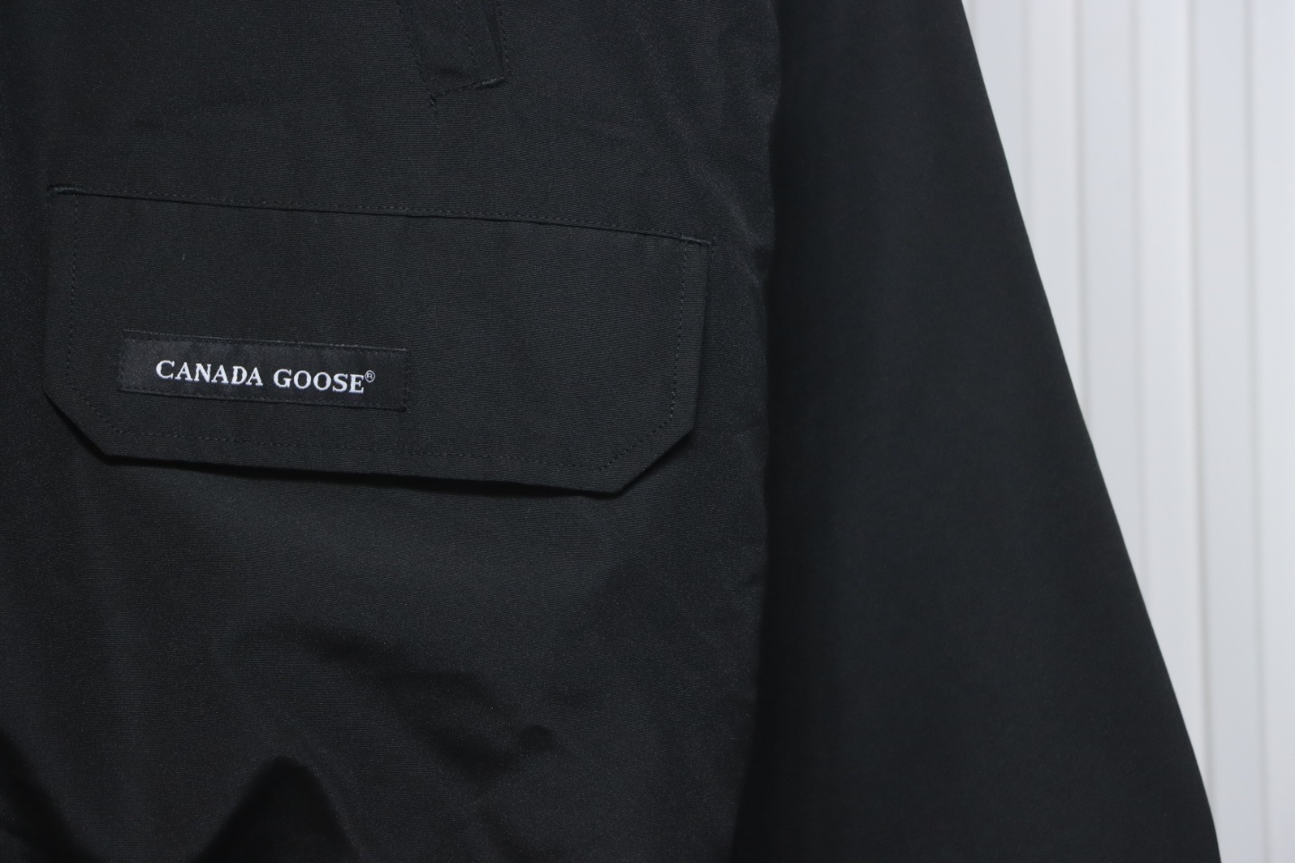 Can*a Go*e short down jacket 01 black
