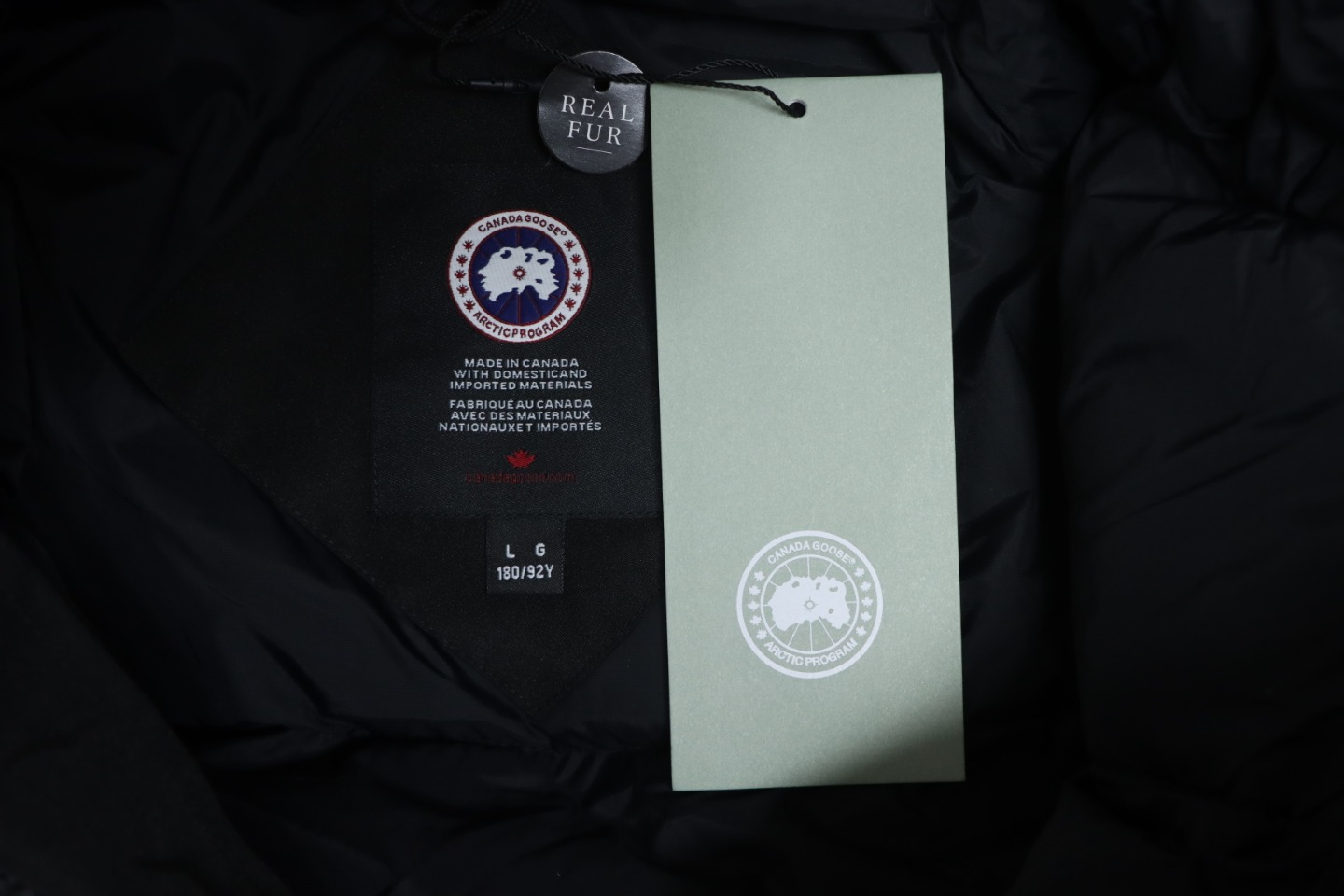 Can*a Go*e short down jacket 01 black