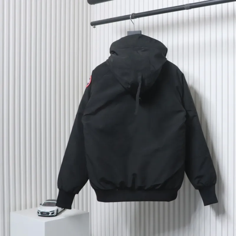 Canada Goose Short Down Jacket 01 Black