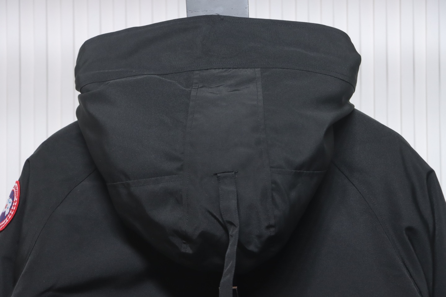 Can*a Go*e short down jacket 01 black