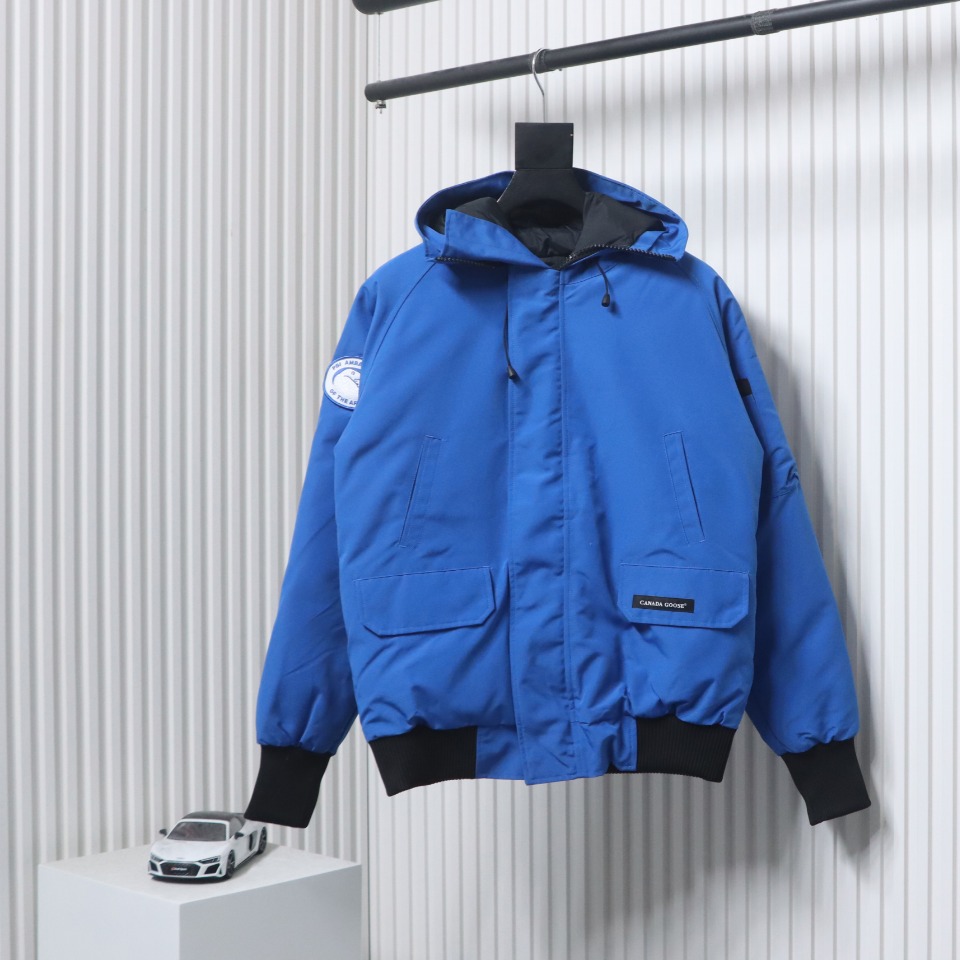 Can*a Go*e short down jacket 01 blue