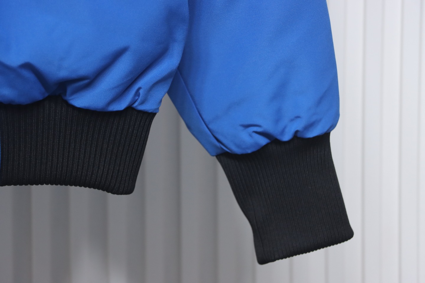 Can*a Go*e short down jacket 01 blue