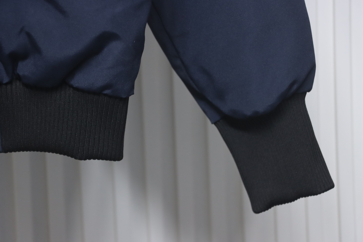 Can*a Go*e short down jacket 01 dark blue