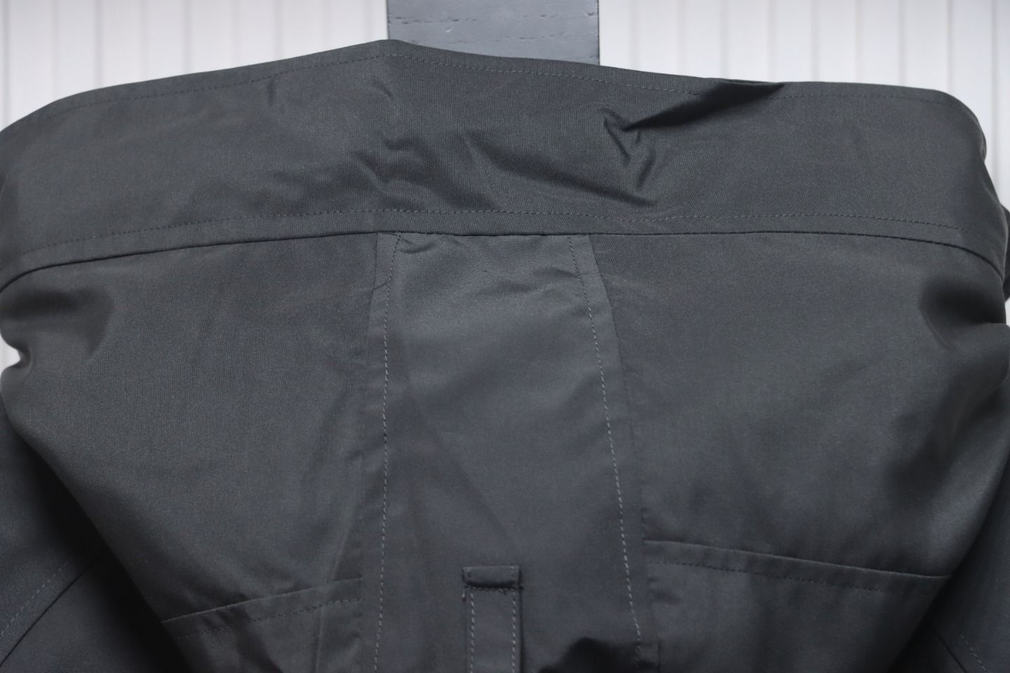 Can*a Go*e short down jacket 01 grey