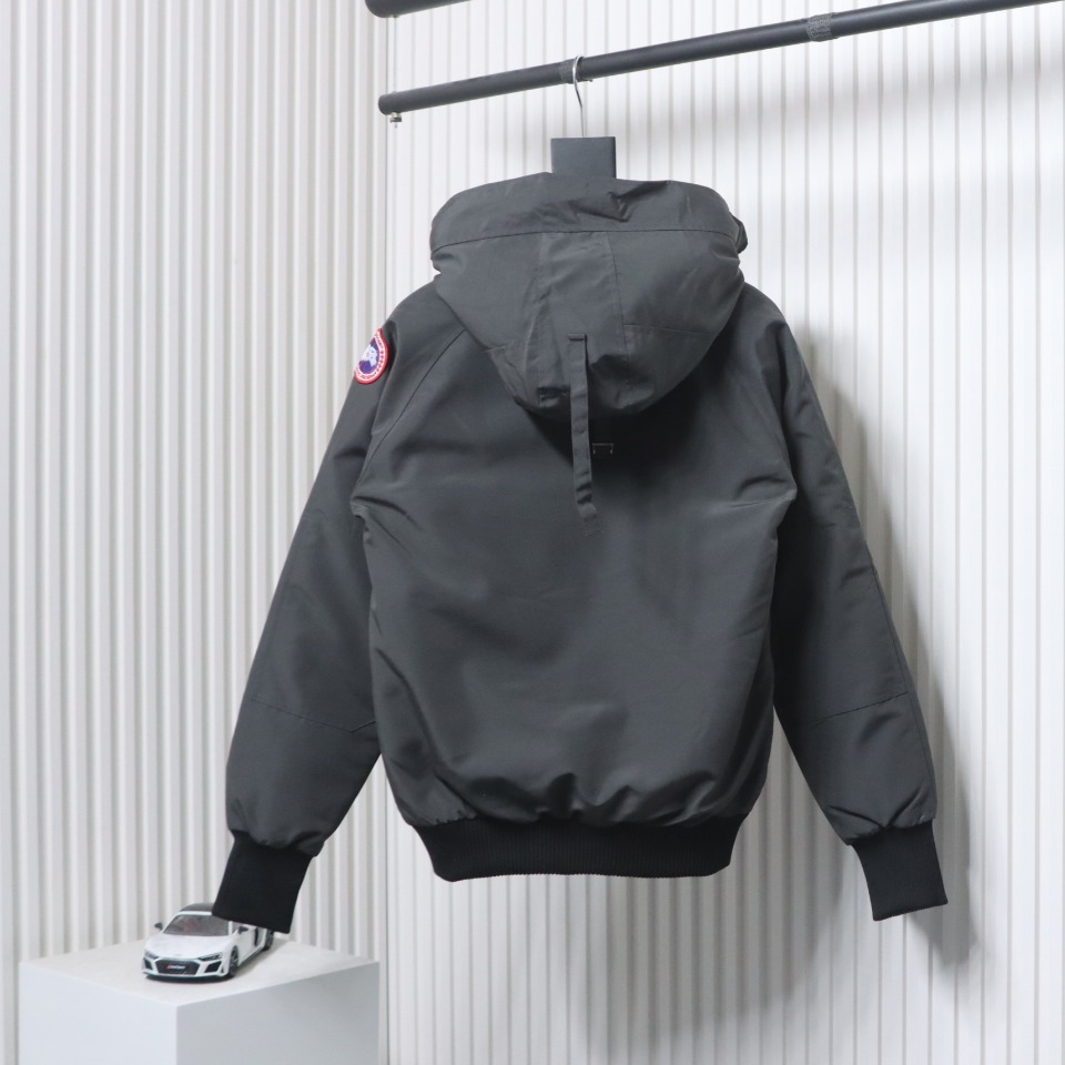 Can*a Go*e short down jacket 01 grey