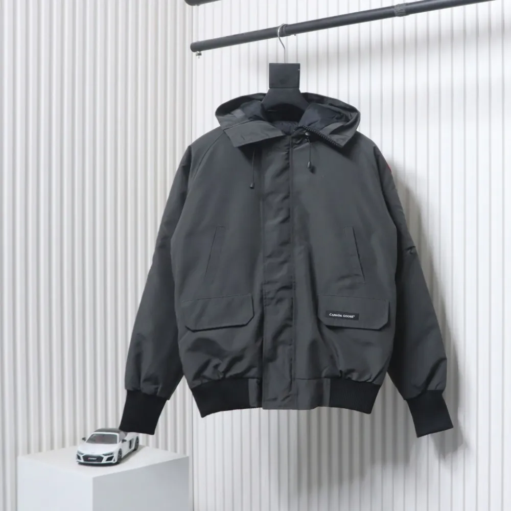 Canada Goose Short Down Jacket 01 Grey