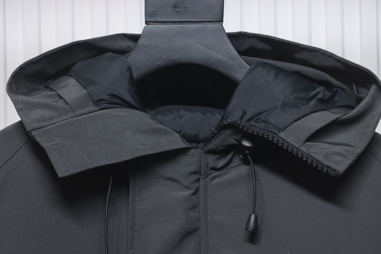Can*a Go*e short down jacket 01 grey