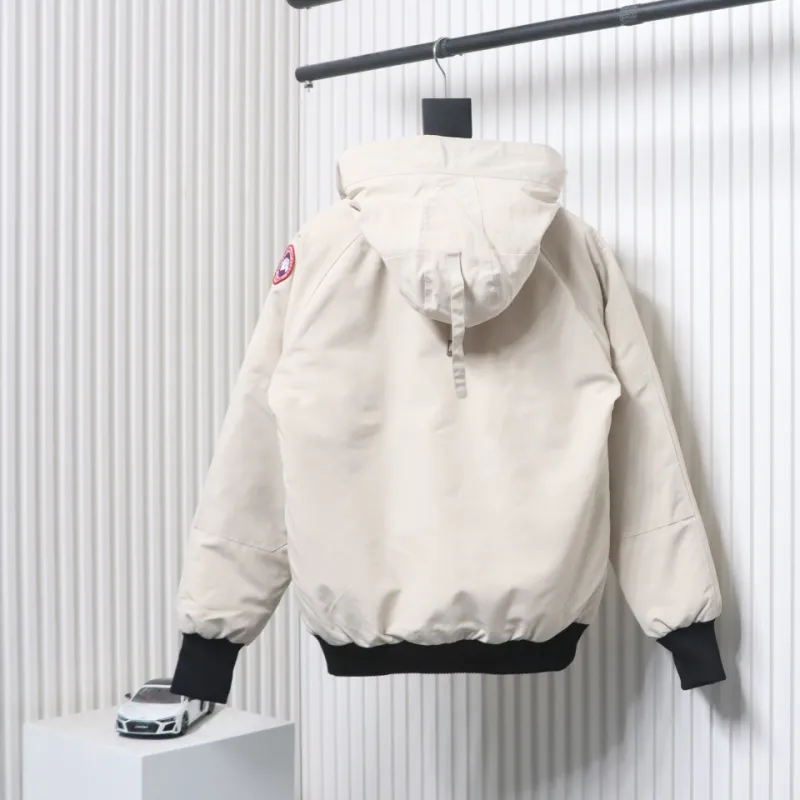 Canada Goose Short Down Jacket 01 Off-White