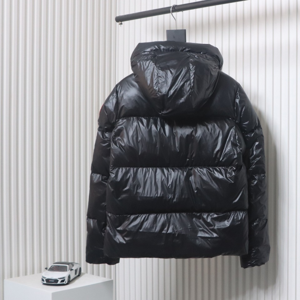 Can*a Go*e limited new grofton puff down jacket black