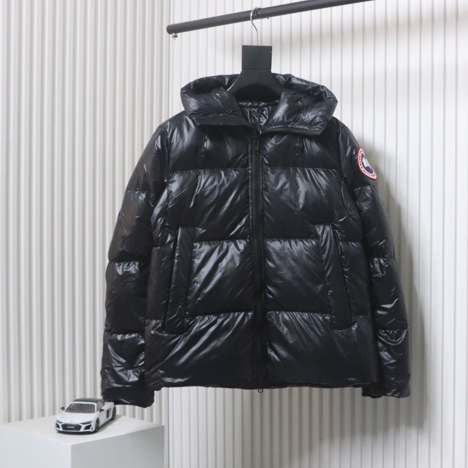 Can*a Go*e limited new grofton puff down jacket black