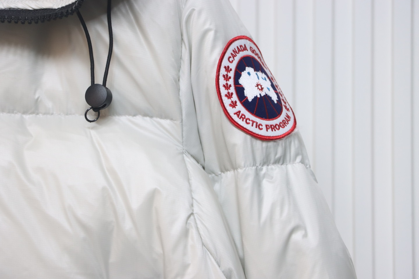 Can*a Go*e limited new grofton puff down jacket white