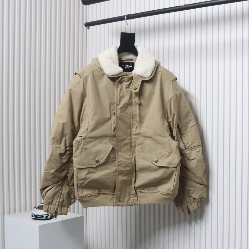 Balenciaga 23 Autumn And Winter Fur Collar Laminated Hooded Cotton Jacket