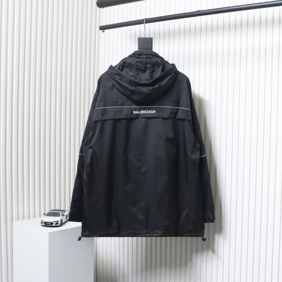 Balenciaga 23FW Half Zip Jacket With Stowable Hood