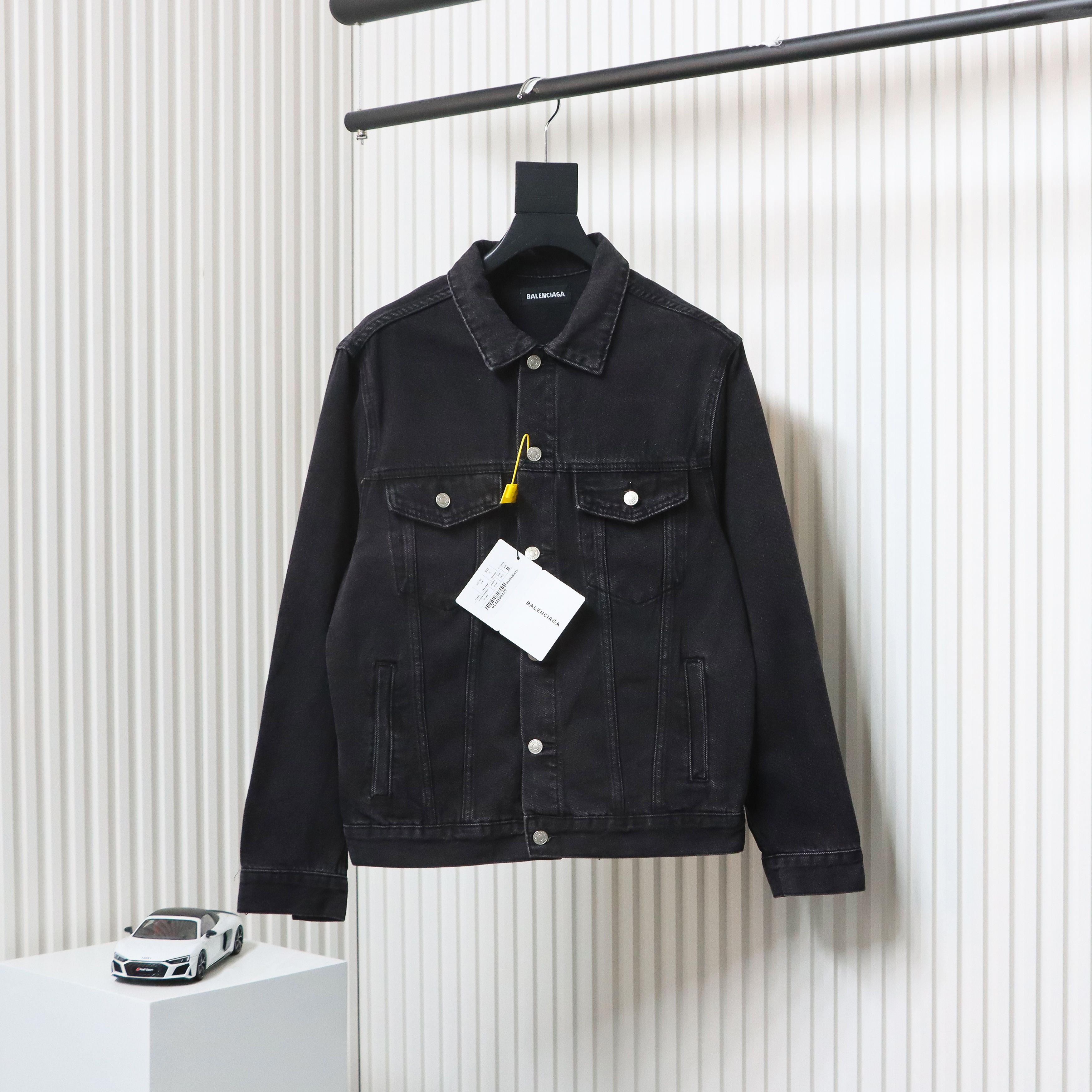 Balenciaga 24SS Double B Graffiti White Ink Splash Denim Jacket