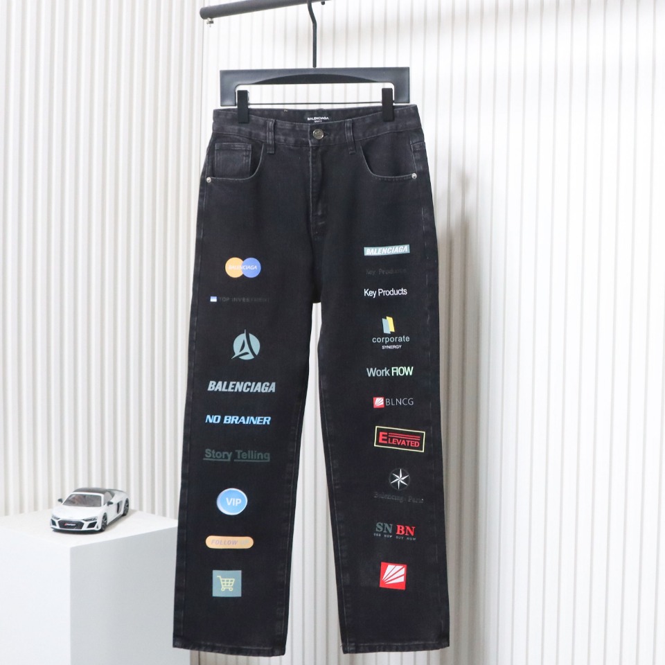 Balenciaga Lettering Printed Jeans Black