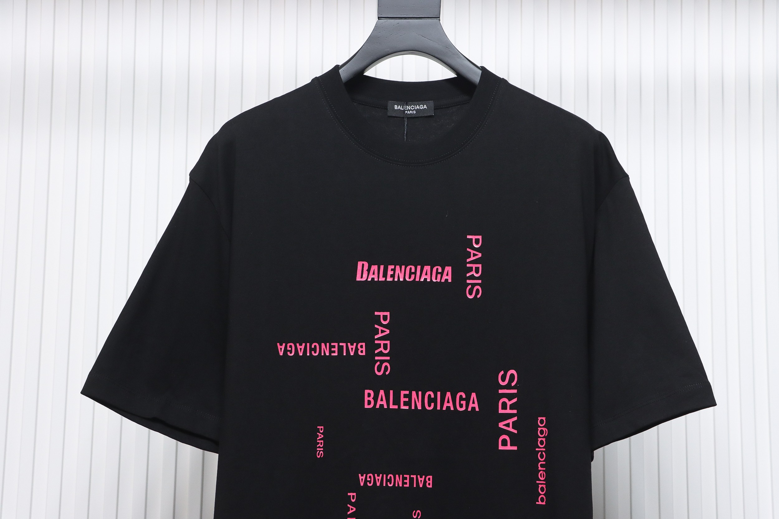 Balenciaga 24ss Pink Letter Print Short Sleeves Black