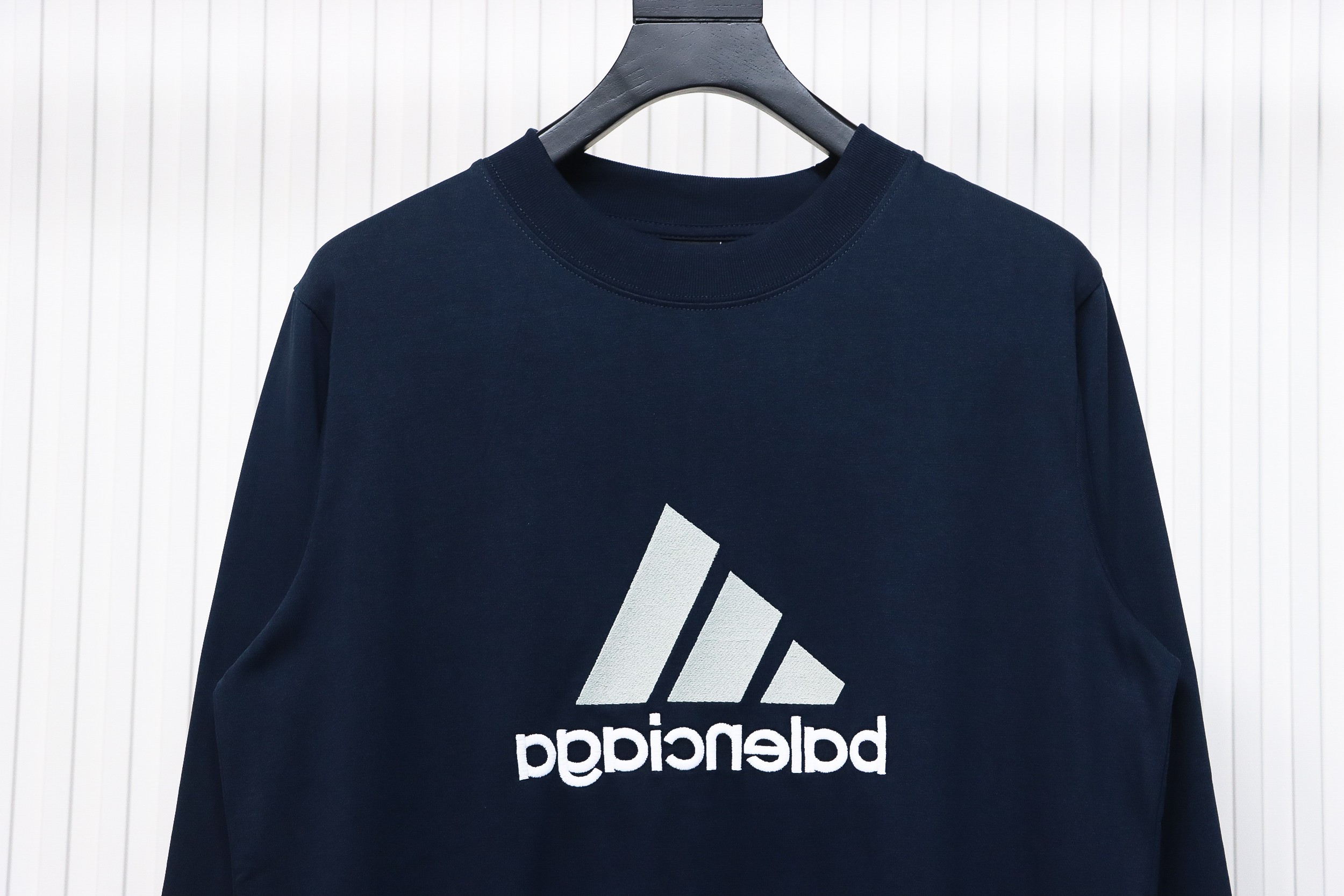 Balenciaga Joint Art Embroidered Long-Sleeved T-shirt Blue