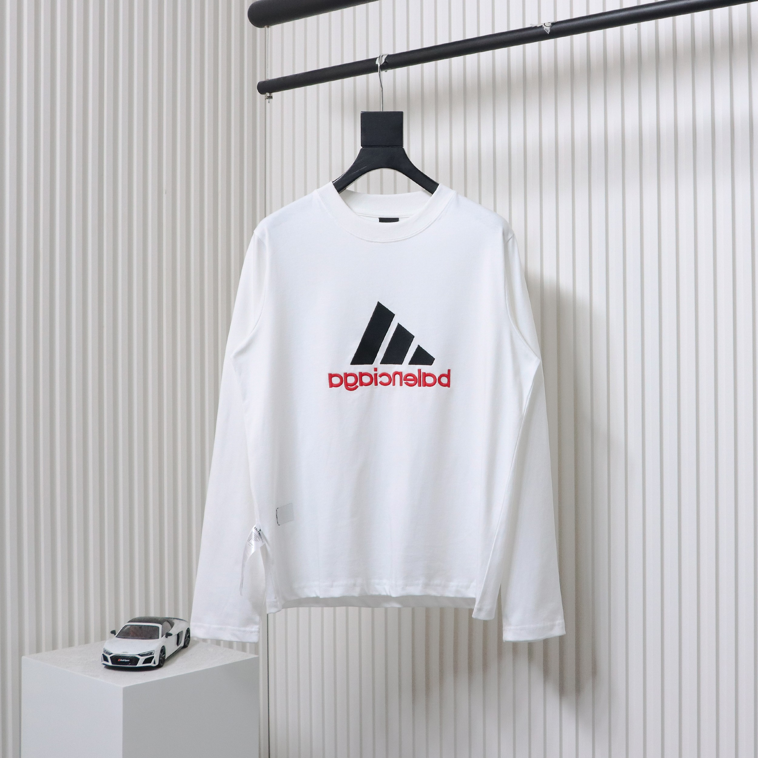 Balenciaga Joint Art Embroidered Long-Sleeved T-shirt White