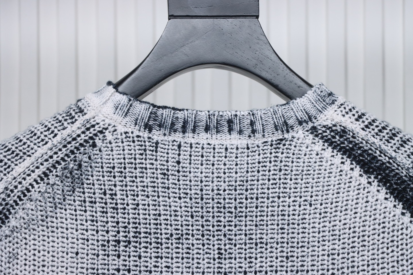 Acne Studios 24Fw Distressed Tie-Dye Crewneck Sweater