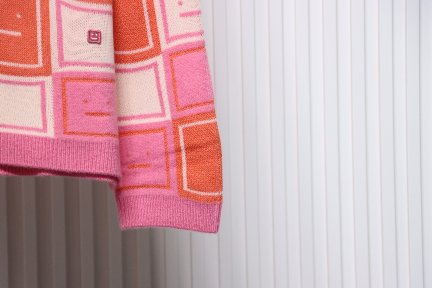 Acne Studios 24FW Square Smiley Face Crewneck Sweater Pink