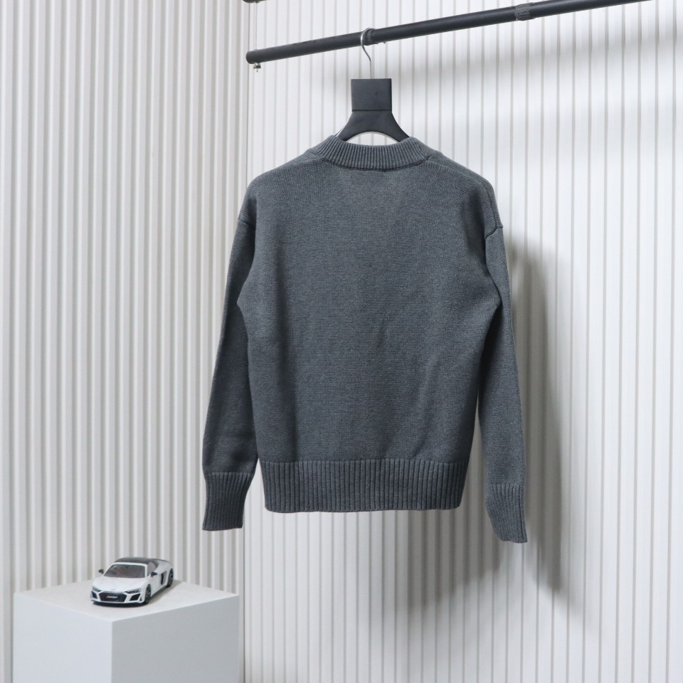 AMI Paris 21FW Heart Embroidered Cardigan Sweater Grey