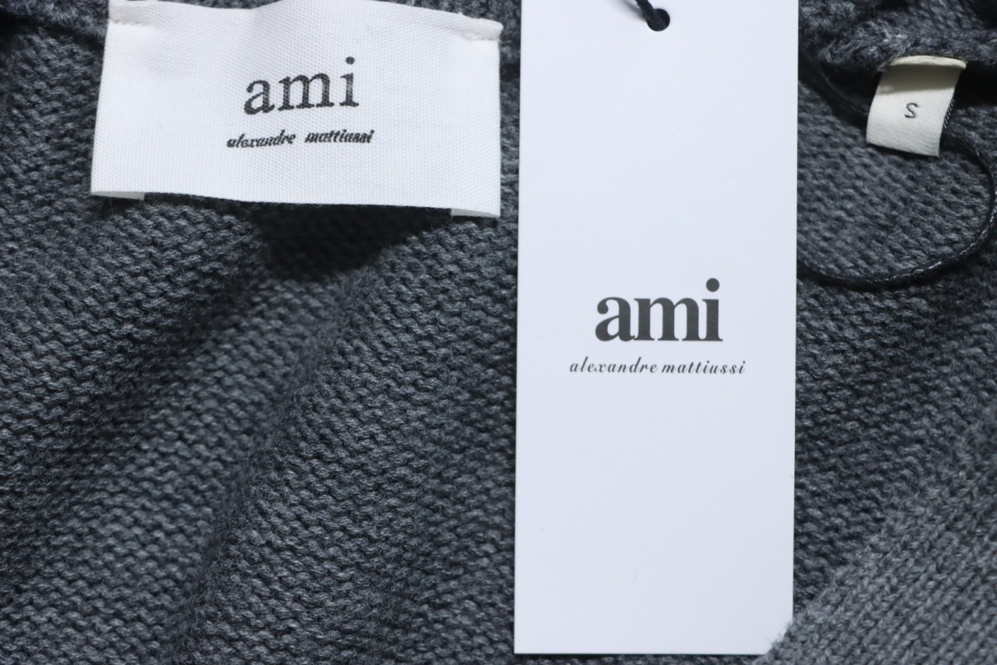 AMI Paris 21FW Heart Embroidered Cardigan Sweater Grey