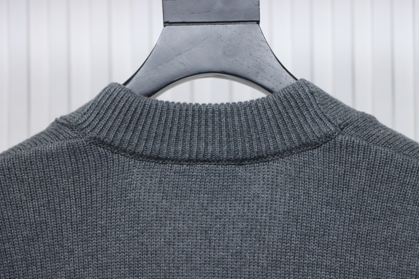 AMI Paris 21FW Heart Embroidered Cardigan Sweater Grey