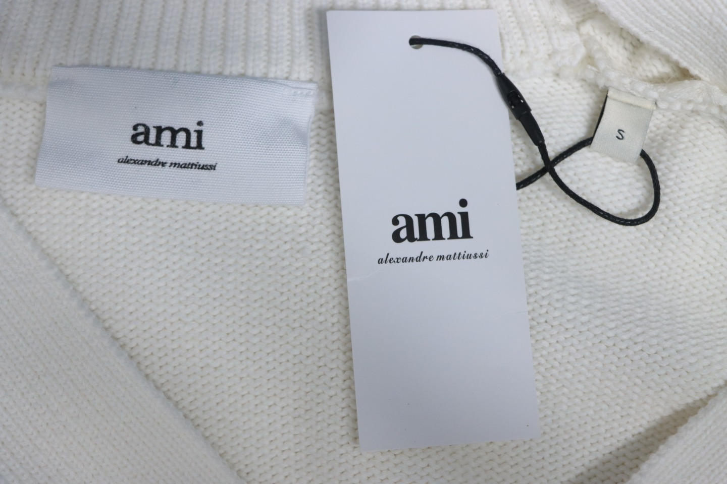 AMI Paris 21FW Heart Embroidered Cardigan Sweater White