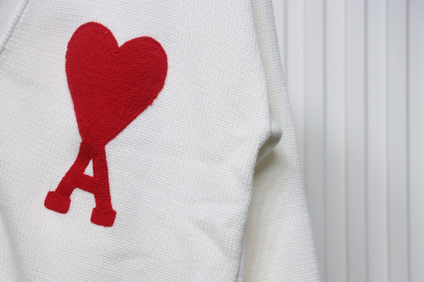 AMI Paris 21FW Heart Embroidered Cardigan Sweater White