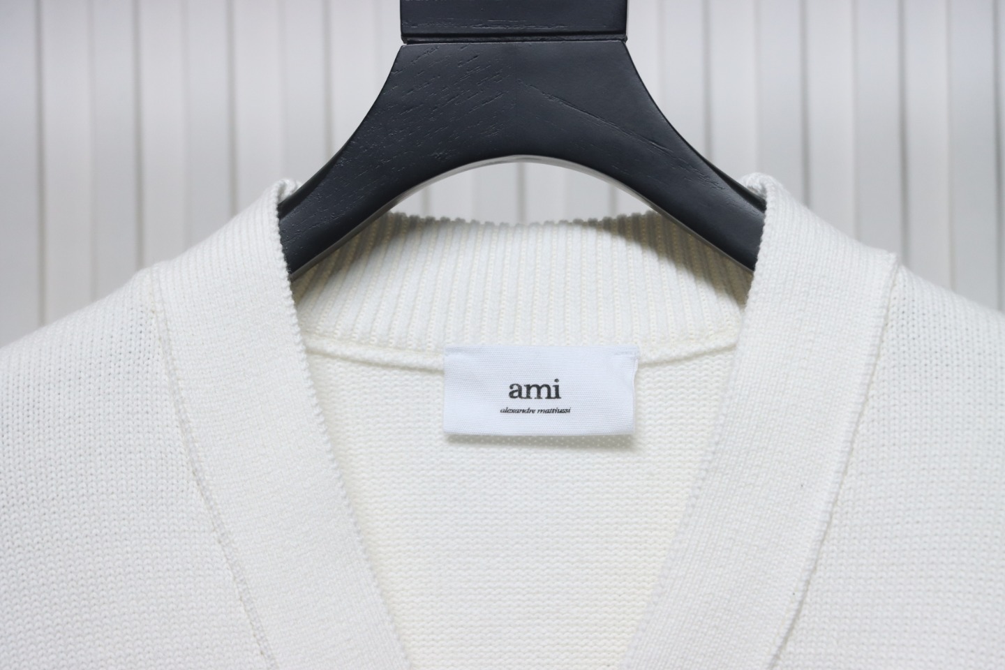 AMI Paris 21FW Heart Embroidered Cardigan Sweater White