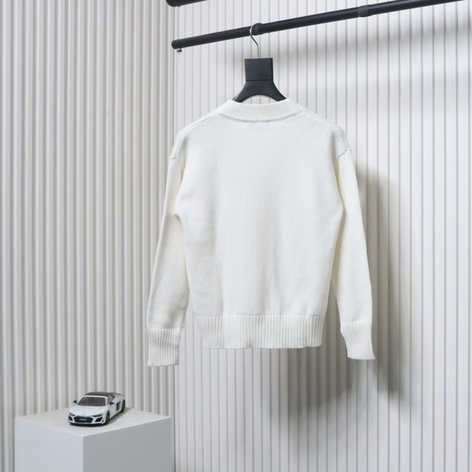 AMI Paris 21FW Heart Embroidered Cardigan Sweater White